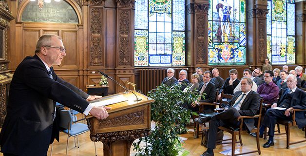 Volker Beck hält eine Rede bei der Gedenkfeier für die Opfer des Nationalsozialismus.(Foto: Rothe)